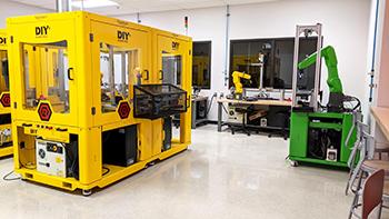 RobotLAB_05-2022_350px.jpg