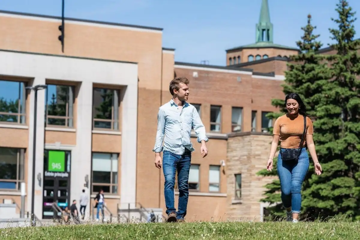 Extérieur du Cégep - 945 chemin de Chambly