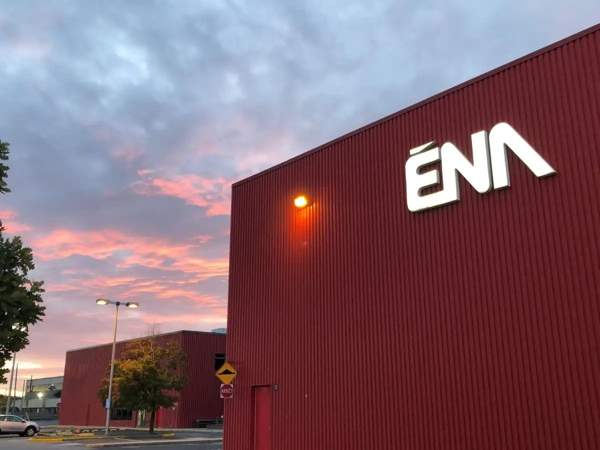 Bâtiment de l'ÉNA au coucher du soleil